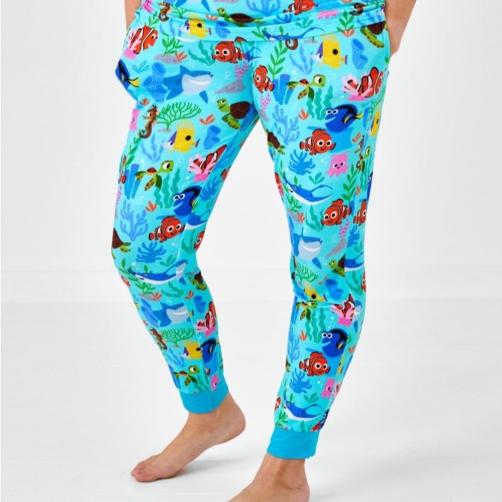 🚩SOLD🚩Little Sleepies Disney Nemo’s Reef Women’s pajama pants - NWT - Size XL - Picture 2 of 3